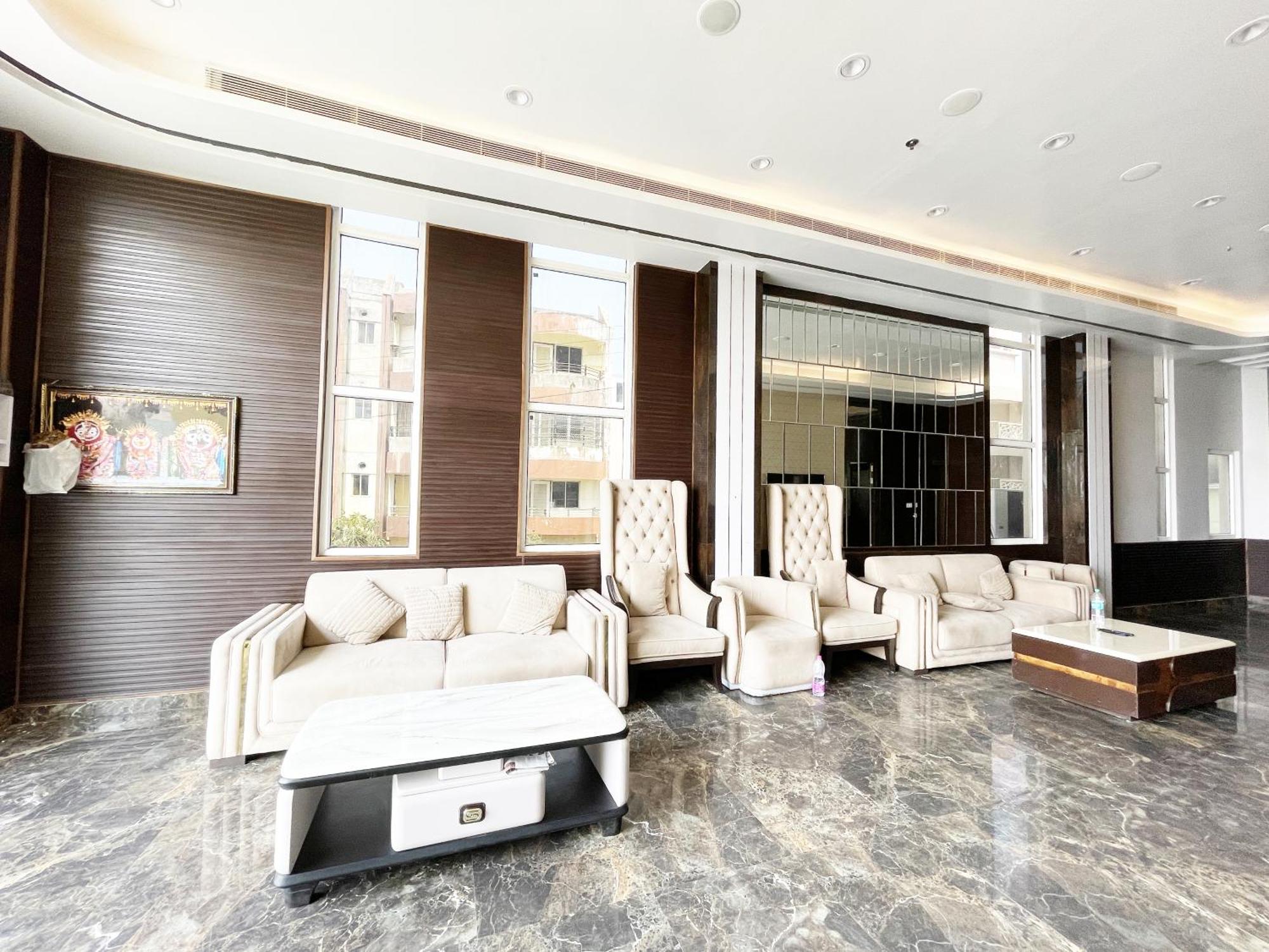 Hotel Tbs In ปูรี ภายนอก รูปภาพ