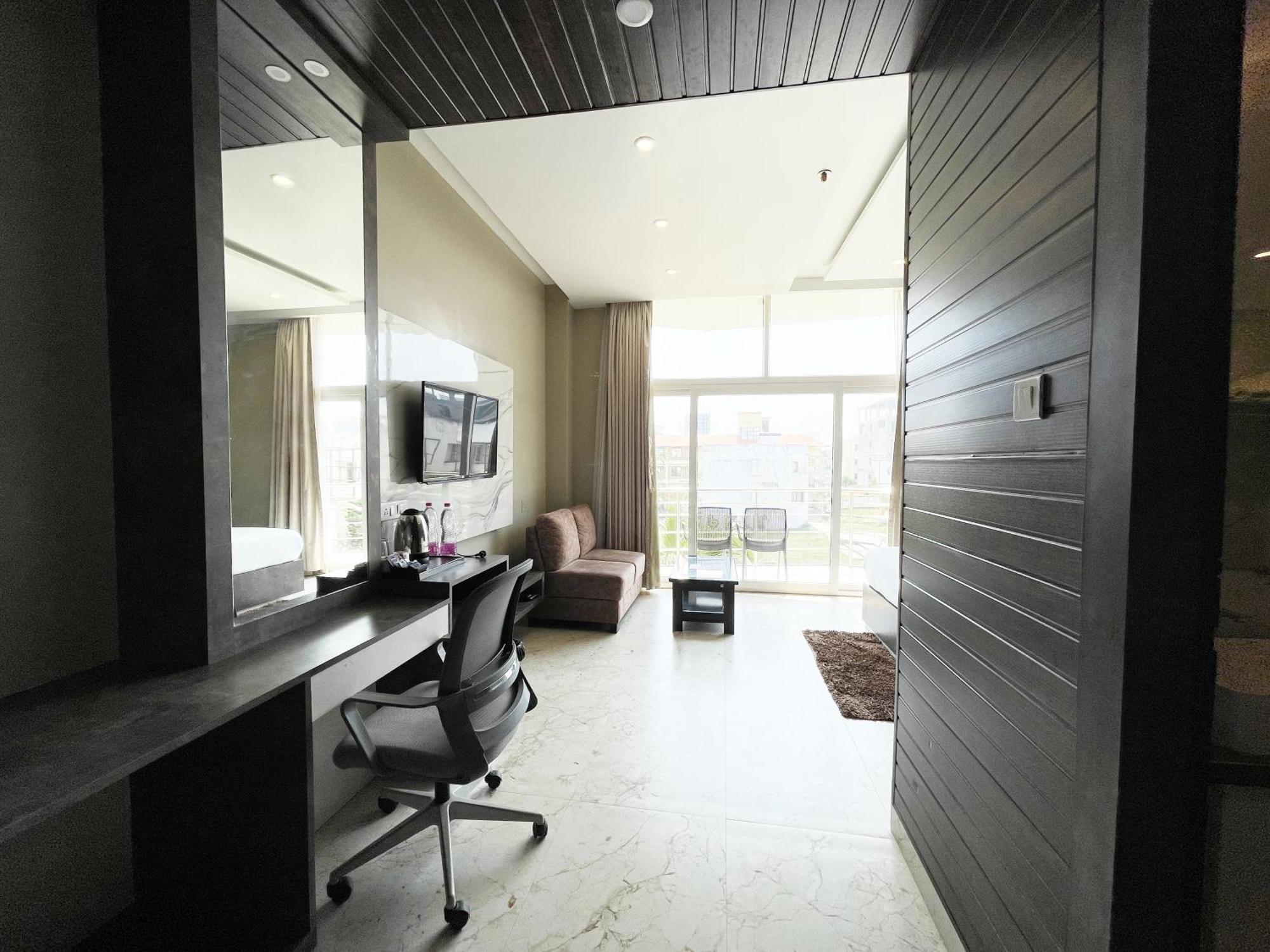 Hotel Tbs In ปูรี ภายนอก รูปภาพ