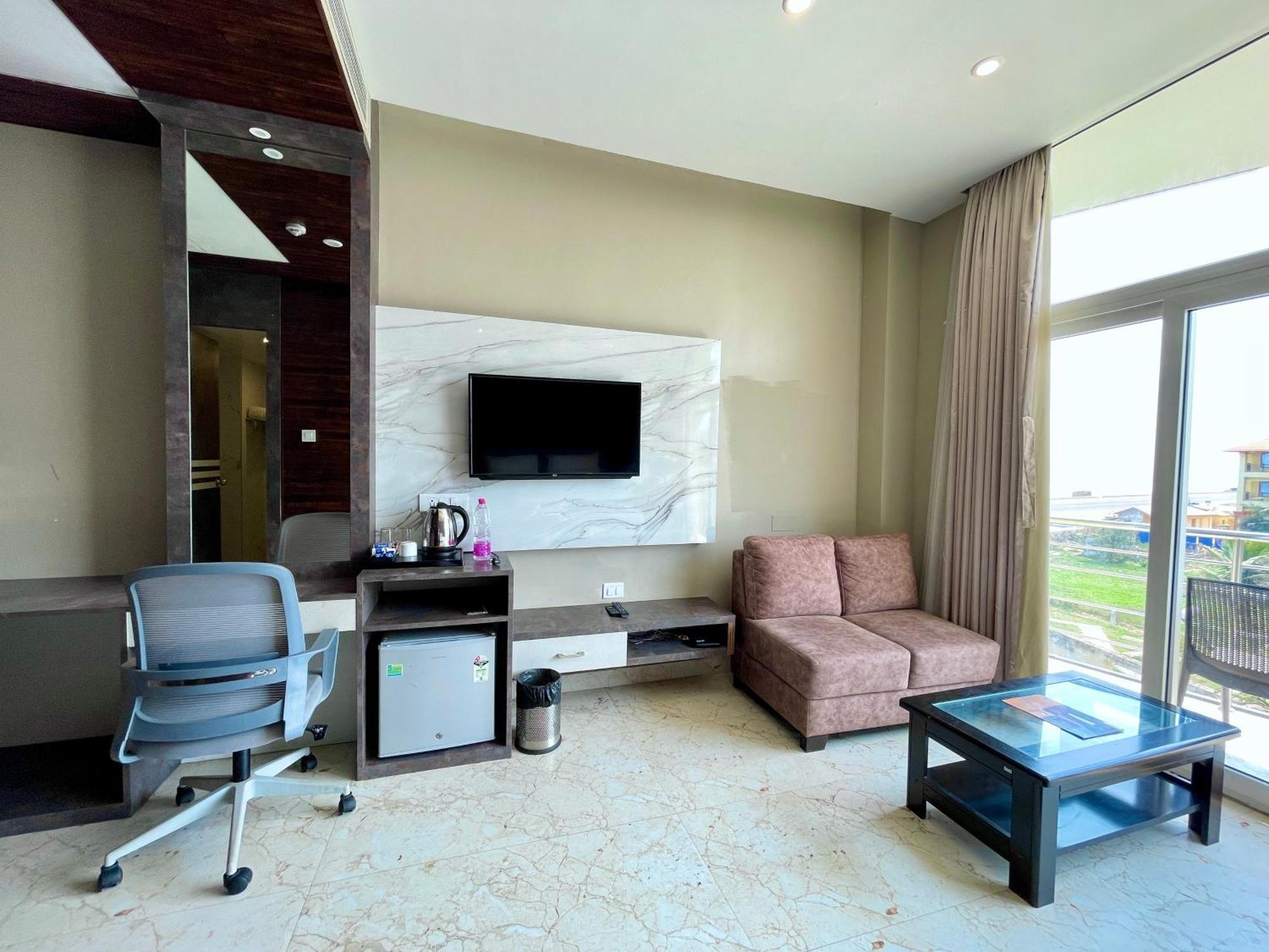 Hotel Tbs In ปูรี ภายนอก รูปภาพ