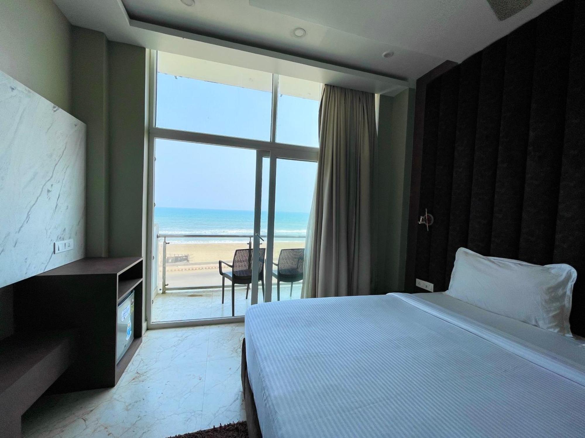 Hotel Tbs In ปูรี ภายนอก รูปภาพ