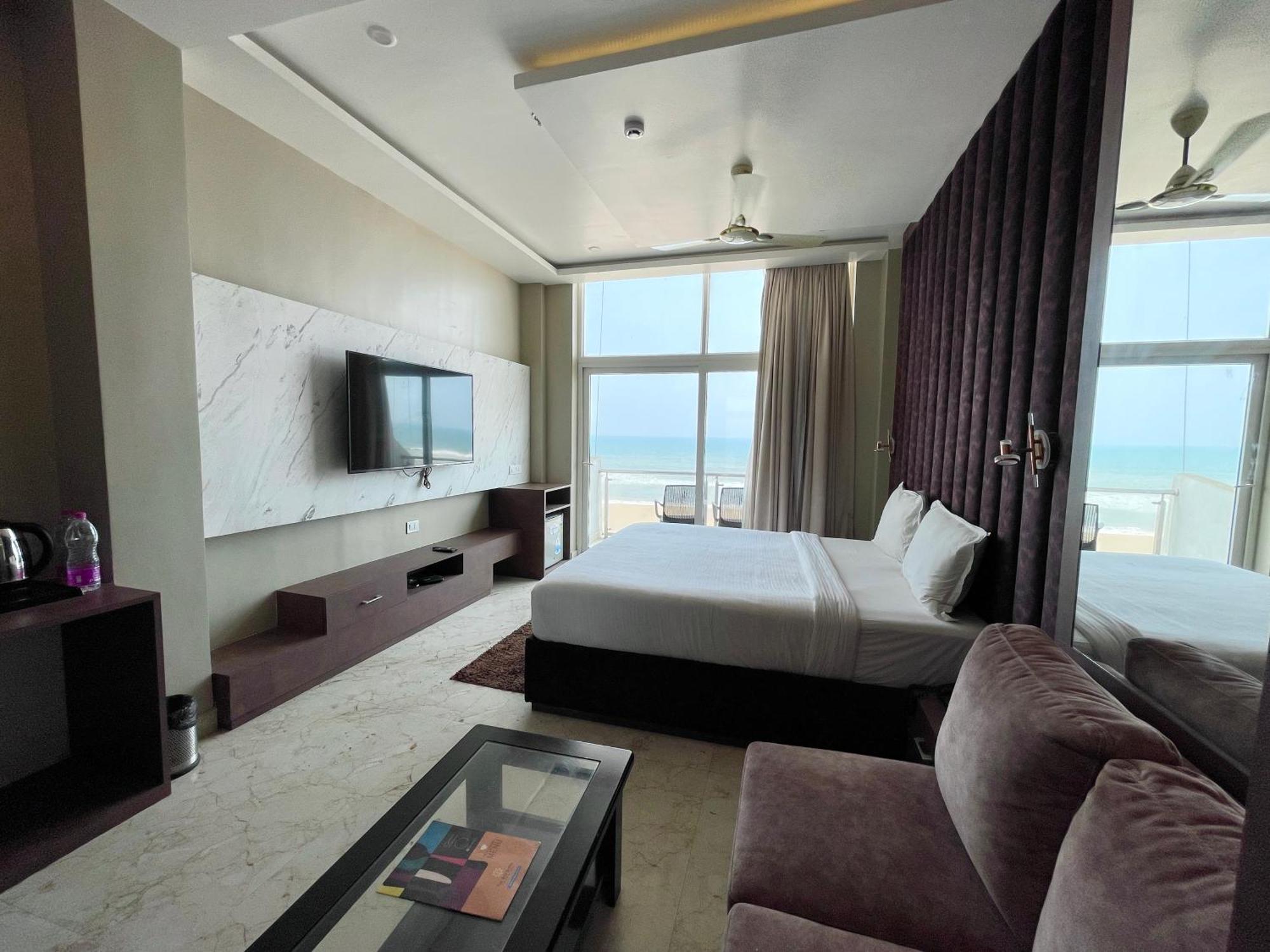 Hotel Tbs In ปูรี ภายนอก รูปภาพ