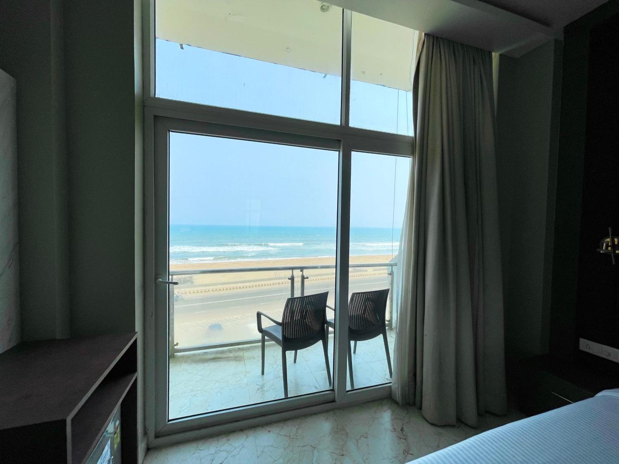 Hotel Tbs In ปูรี ภายนอก รูปภาพ