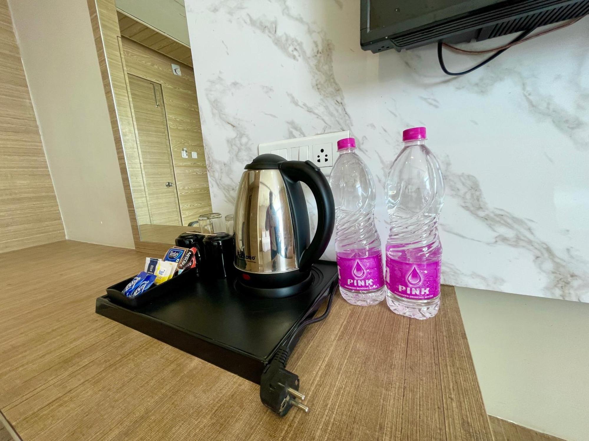 Hotel Tbs In ปูรี ภายนอก รูปภาพ