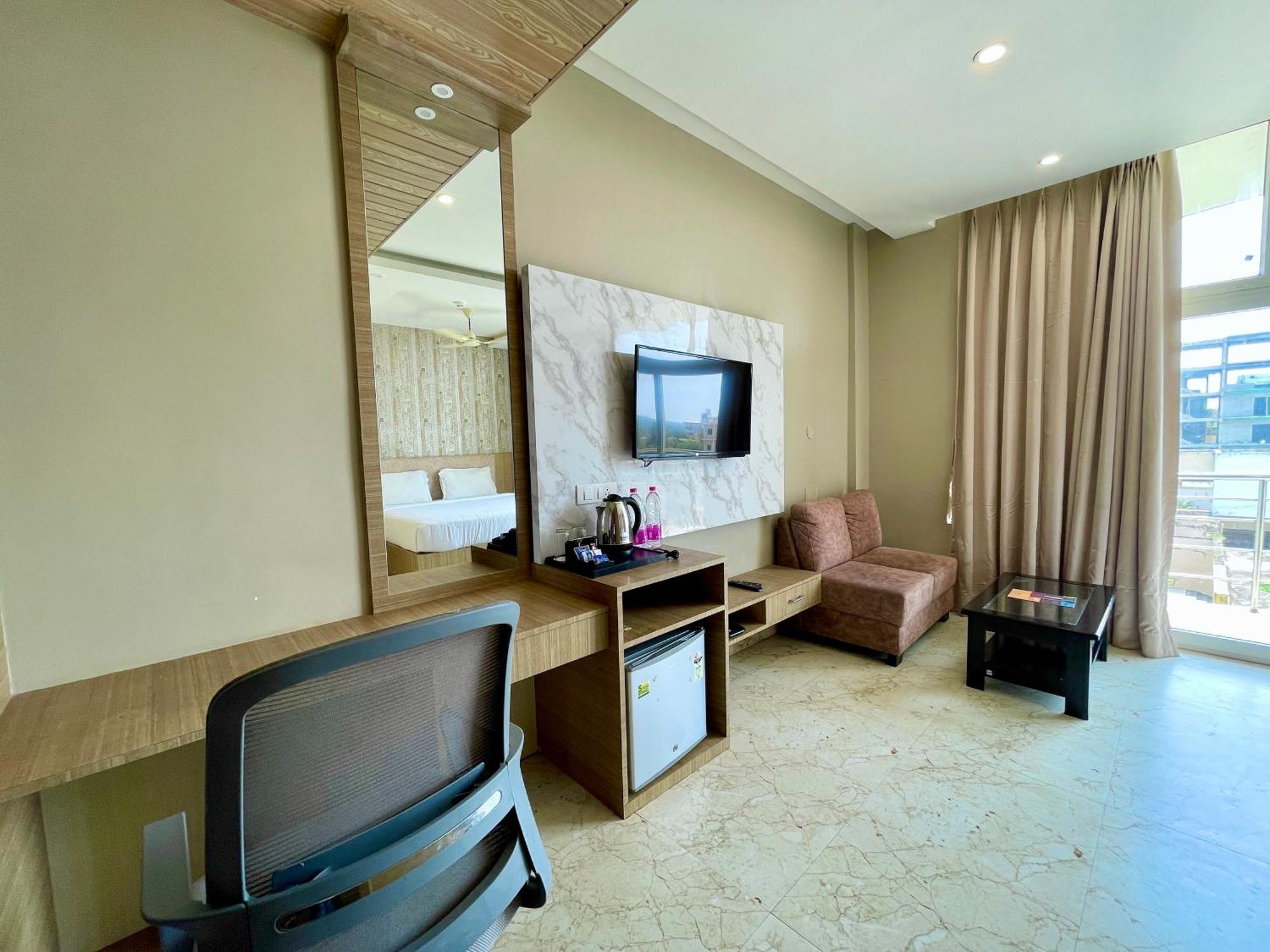 Hotel Tbs In ปูรี ภายนอก รูปภาพ