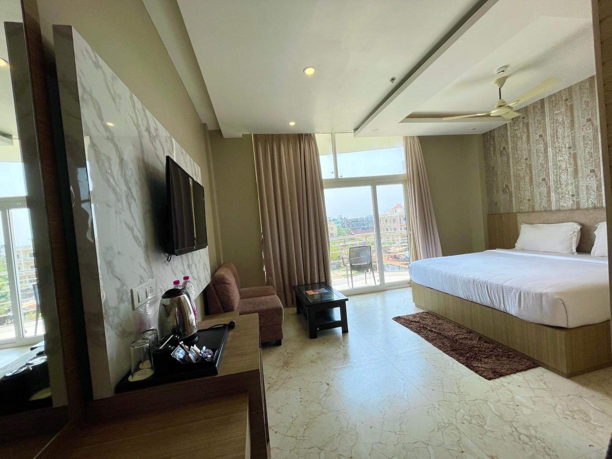 Hotel Tbs In ปูรี ภายนอก รูปภาพ