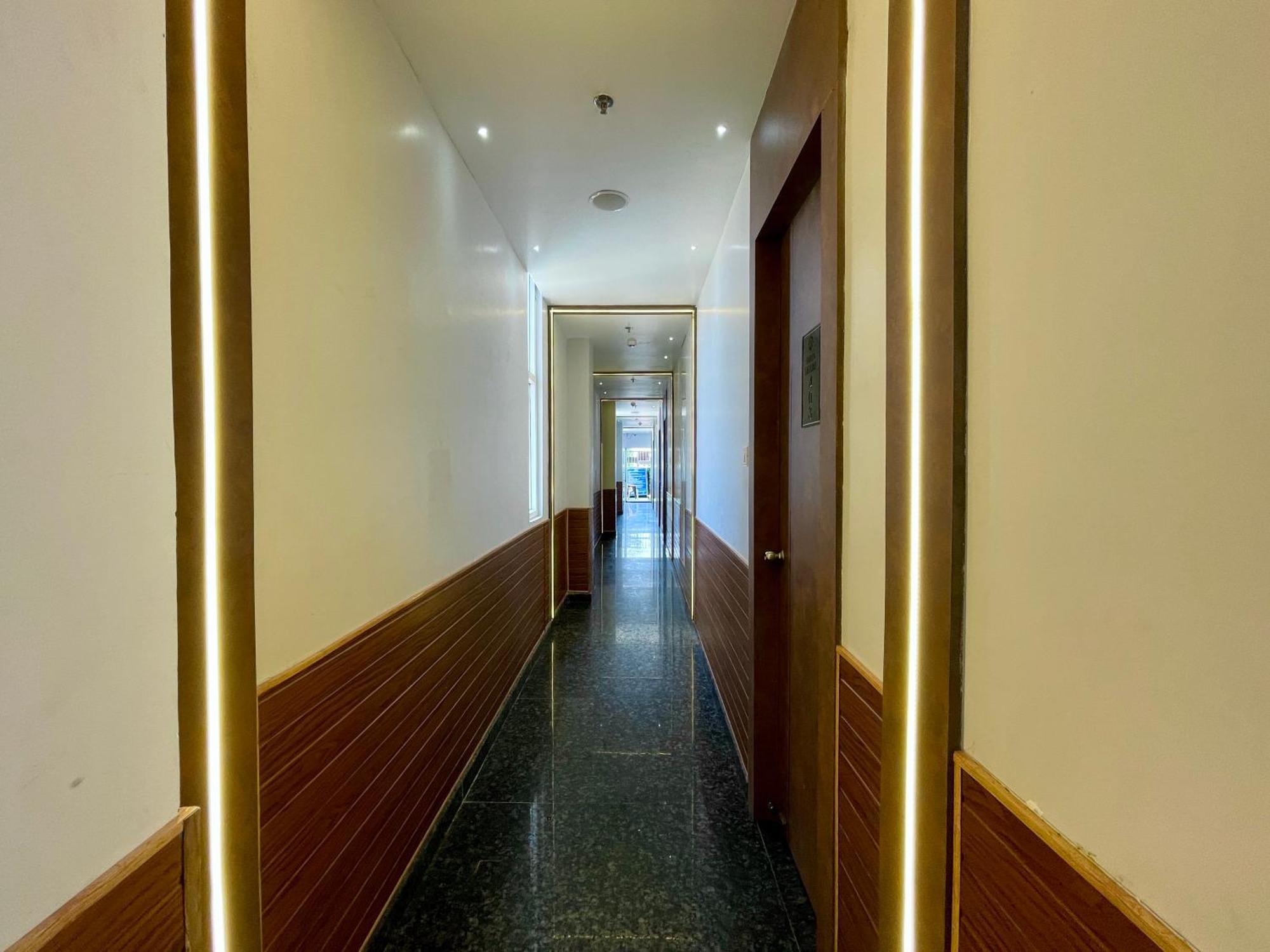Hotel Tbs In ปูรี ภายนอก รูปภาพ
